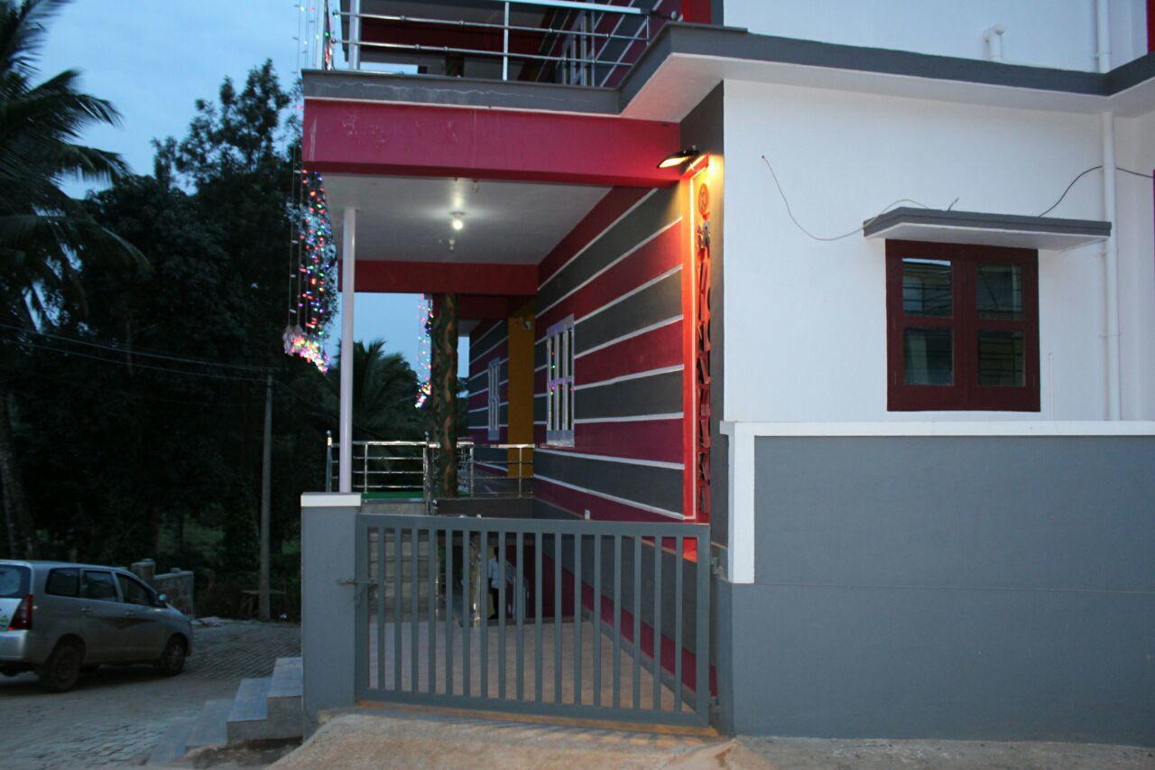 Iroomz Sri Vinayaka Comfort Virajpet Exterior foto